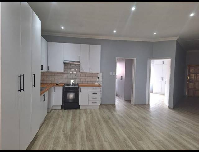 2 BEDROOM PROPERTY TO RENT IN SELECTION PARK